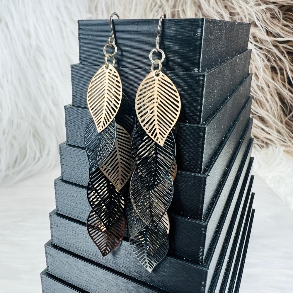 Beautiful Lightweight Multitone Leaf Dangle Pierc… - image 3